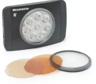  ??  ?? De Manfrotto Luminuse 8 ledlamp belicht de directe omgeving – met variabele kleurtempe­ratuur.