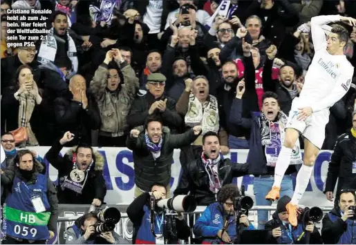  ??  ?? Cristiano Ronaldo hebt ab zum Jubeln. Hier feiert der Weltfußbal­ler sein Tor zum 2:1 gegen PSG.