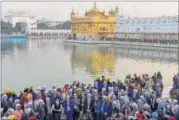  ??  ?? Delegates from nations participat­ing in the Heart of Asia summit visit the Golden Temple in Amritsar on Saturday. GURPREET SINGH/HT