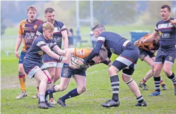  ?? ?? Action Perthshire 1’s defend against a Deeside attack