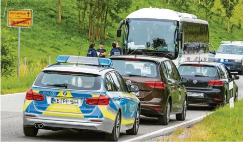  ?? Foto: Ralf Lienert ?? 14 Menschen waren in diesem Bus, als ein 37-Jähriger dort auf seine Frau losging. Das Opfer saß mit seiner Freundin knapp hinter dem Busfahrer.