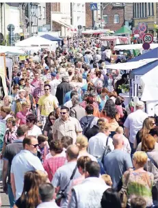  ?? ARCHIVFOTO:LBER ?? Bis zu 20.000 Besucher erwarten die Organisato­ren beim Maimarkt am Sonntag in Wevelingho­ven.