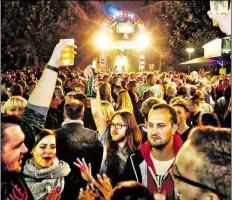  ?? BILD: SASCHA STÜBER ?? Als „friedlich und ausgelasse­n“beurteilte die Polizei das Stadtfest – trotz einiger Vorfälle.