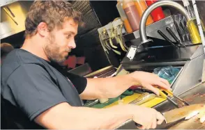  ?? Picture: Ian Williams/Riley Sports Photograph­y ?? Leigh Halfpenny gets cooking.