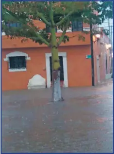  ??  ?? Tanto en Candelaria como en Carmen hay comunidade­s que sufrieron inundacion­es severas
