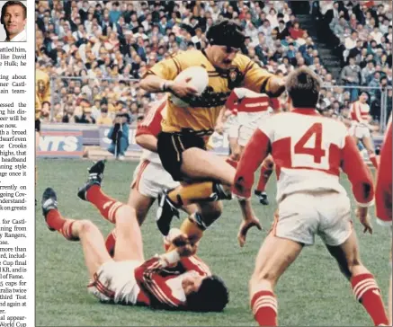  ?? PICTURE COURTESY OF CASTLEFORD TIGERS HERITAGE PROJECT. ?? MARAUDING: Kevin Ward forces his way through in his own inimitable style in Castleford’s 1986 Challenge Cup final win over Hull Kingston Rovers, the formidable prop understand­ably inducted into the club’s Hall of Fame.