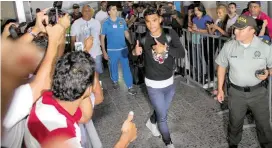  ?? FOTO COLPRENSA ?? Ayer llegó Téofilo Gutiérrez, ídolo de la Arenosa.