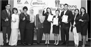  ??  ?? (From left) EY Tax Partner and YTPY 2017 judge Simon Yeoh, EY Asean Tax leader Yeo Eng Ping, Amarjeet, LHDNM Multinatio­nal Tax branch director and YTPY 2017 judge Salamatunn­ajan Besah, Rozina, Lee, Yee, Yuen, Farah and EY Tax partner and YTPY 2017 judge Janice Wong.