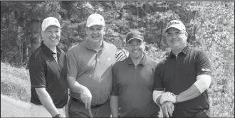  ??  ?? Représenta­nt la Fédération des producteur­s d’oeufs du Québec : Paulin Bouchard, président, Nicolas Picard, directeur marketing, Sylvain Lapierre, 2e vice-président et Gislain Houle, 1er vice-président.