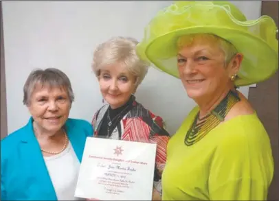  ?? Submitted photo ?? TRACING ANCESTRY: Hot Springs Village resident Roberta Jean Martin Fricke, center, was recently named the first Native American Heritage Member of the Arkansas Society Continenta­l Society Daughters of Indian Wars by the organizati­on’s State Gov. Mary...