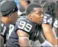  ?? JANE TYSKA — STAFF PHOTOGRAPH­ER ?? Raiders defensive end Arden Key has just one sack this season. Oakland is last in the NFL in sacks with seven.