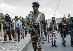  ?? Foto: AFP ?? Rebellen der Volksbefre­iungsfront in Tigray (TPLF) bei ihrer Rückkehr in die Regionalha­uptstadt Mekelle.