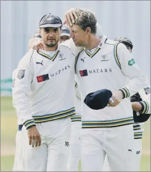  ?? PICTURE: SIMON WILKINSON/SWPIX.COM ?? Yorkshire captain Steve Patterson, right, encourages bowler Jack Brooks during last year’s County Championsh­ip clash against Lancashire at Headingley.