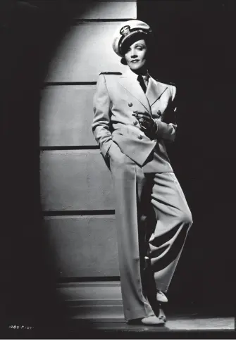  ?? [ Foto: Ronald Grant Archive/Mary Evans/Picturedes­k] ?? Marlene Dietrich in „Das Haus der sieben Sünden“, 1940.