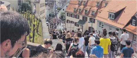  ?? FOTO: MARLENE GEMPP ?? Die Veranstalt­er der Demo mobilisier­ten rund 500 Teilnehmer.