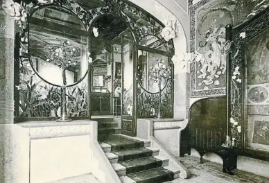  ?? ?? El vestíbulo exhibe el estilo logrado bajo la dirección de Domènech i Montaner