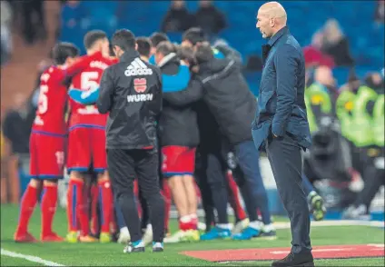  ?? FOTO: EFE ?? El Numancia se marchó del Bernabéu con un 2-2 que dejó en evidencia al Real Madrid de Zidane en los minutos finales
