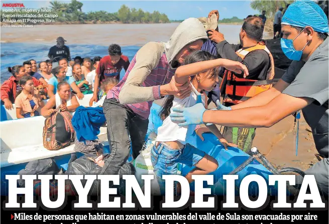  ?? FOTO: MELVIN CUBAS ?? Hombres, mujeres y niños fueron rescatados del Campo Amapa en El Progreso, Yoro.