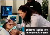  ??  ?? Bridgette (Denise Newman) groet haar seun.