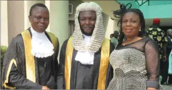  ??  ?? L-R: Profesor Yemi Akinseye-George, New Silk, Chinonye Obiagwu and Mrs. Obiagwu