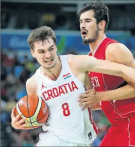  ??  ?? MARIO HEZONJA U NBA ligi igrao je na četiri pozicije pa kod slaganja taktike izborniku Mršiću može biti itekako koristan