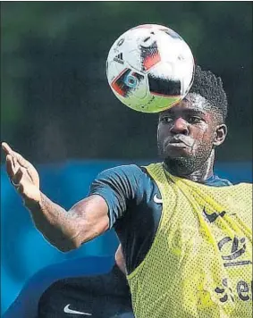  ?? FRANCK FIFE / AFP ?? Samuel Umtiti, durante un entrenamie­nto de la selección francesa