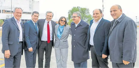  ?? FRENTE DE TODOS ?? En el Norte. Alberto Fernández, ayer en Catamarca, con la gobernador­a Lucía Corpacci y sus pares Sergio Casas y Juan Manzur.