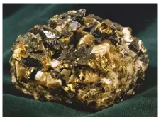  ?? PUBLIC DOMAIN, WIKIMEDIA COMMONS ?? Tennantite; Bureau of Mines, Mineral Specimens.