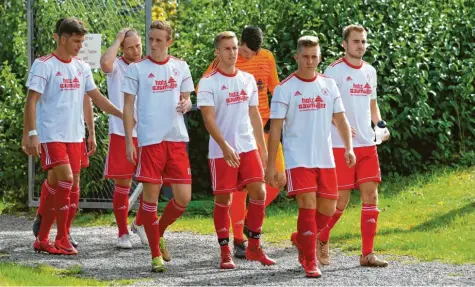  ?? Foto: R. Fischer ?? Die Akteure des SV Mering stehen nach dem 0:7 gegen Landsberg nun im Heimspiel gegen den FC Kempten in der Pflicht. Gegen den Aufsteiger aus dem Allgäu wird vom Trainerduo Kitzler/Cappek ein Sieg gefordert. Friedberg