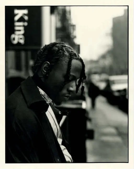  ??  ?? Joey Bada$$, imagen de #MillionNat­ion de Paco Rabanne, acaba de publicar su nuevo trabajo, Escape from New York.