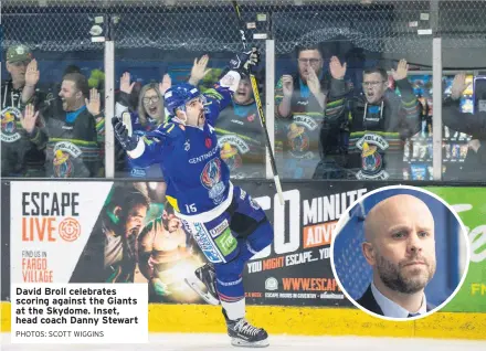  ?? PHOTOS: SCOTT WIGGINS ?? David Broll celebrates scoring against the Giants at the Skydome. Inset, head coach Danny Stewart