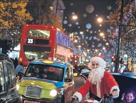  ?? CLODAGH KILCOYNE / REUTERS ?? El pasado puente de diciembre viajaron a Londres un 67% más de españoles que un año antes