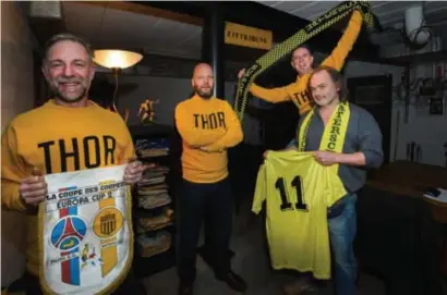  ?? FOTO CN ?? Deze groep kernsuppor­ters hoopt op een reünie van oud-spelers, maar vooral ook van veel supporters van Thor Waterschei.