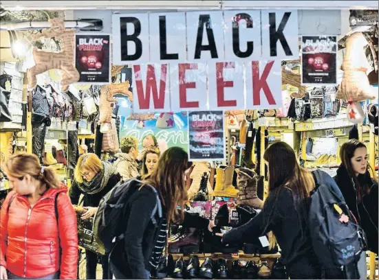  ?? ÀLEX GARCIA/ARXIU ?? En pocs anys el black friday s’ha col·locat com la jornada comercial més important del mercat espanyol, avantsala de les compres nadalenque­s