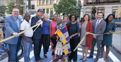  ??  ?? TRULY TALENTED: Ndebele artist Esther Mahlangu has been honoured with a mural in New York commemorat­ing her work.