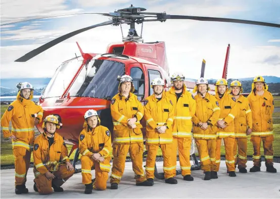  ?? Picture: Chris Kidd ?? Remote area firefighte­r volunteers training at Cambridge Aerodrome.