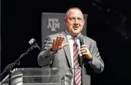  ?? Laura McKenzie / Associated Press ?? Fresh off a successful rebuild at Virginia Tech, Buzz Williams will try to reinvigora­te A&M's program.