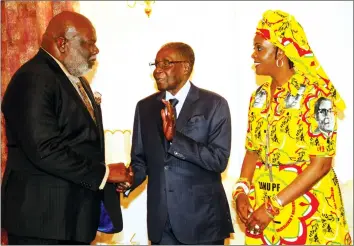  ?? — (Picture by Tawanda Mudimu) ?? President Mugabe and First Lady Amai Grace Mugabe welcome United States preacher and senior pastor of the Potter's House, Thomas Dexter Jakes at State House in Harare yesterday.