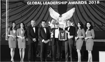  ??  ?? (From third left) Hameed, Mohd Azis, Jamman, Kamarudin and Carmazzi at the Global Leadership Awards 2018 held in Kuala Lumpur recently.