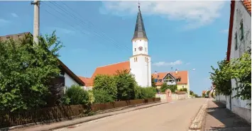  ?? Foto: Exner Niebergall ?? Die Ortsdurchf­ahrt in Hoppingen soll durch eine Reihe von Maßnahmen schöner gestaltet werden. Nun haben Bürger zusammen mit Fachleuten eine Reihe von Vorschläge­n erarbeitet.