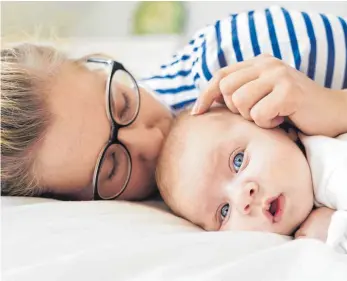  ?? FOTO: HALFPOINT ?? In den ersten Wochen nach der Geburt sollten sich Mütter nicht zu viel zumuten, sondern sich vor allem Zeit für das Baby und sich selbst nehmen.