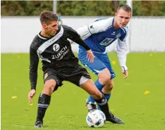  ?? Foto: kolbert press ?? Burhan Bytyqi (links) vom FC Stätzling II trug einen großen Teil bei zum 3:0 Sieg ge gen den BC Aichach.