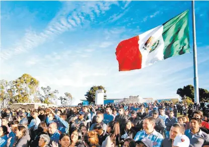  ?? ANDRÉS LOBATO ?? Desde ayer todas las banderas de la entidad están a media asta.