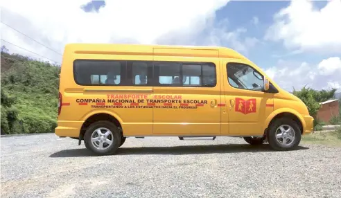  ?? FUENTE EXTERNA. ?? Los autobuses son marca Maxus, color amarillo. Tendrán capacidad para 19 estudiante­s.