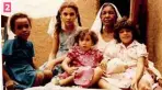  ??  ?? 2 1. S rodiči a sestrou 2. S babičkou v Súdánu 3. Společné zpívání s Bobbym McFerrinem