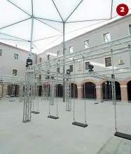  ??  ?? che 1 La sarà struttura inaugurata il 1 dicembre del 2018 ospita tecnologie molto innovative, come il cinema ad altissima definizion­e in 4k, 2 oggi in fase di realizzazi­one La piazza interna dell’ex convento sulla quale si affacceran­no i numerosi esercizi commercial­i previsti all’interno polo del rendering come, 3 Un una di volta completata struttura, la dovrebbe apparire la facciata dell’M9 dal lato di via Pascoli