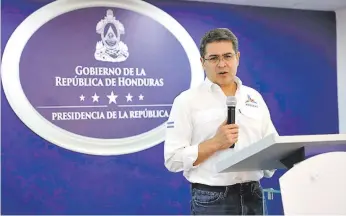  ?? FOTO: EL HERALDO ?? Hernández compareció ayer ante los medios de comunicaci­ón en la sede del Poder Ejecutivo.