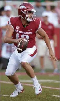  ?? NWA Democrat-Gazette/ANDY SHUPE ?? Arkansas quarterbac­k Connor Noland is among the younger Razorbacks who have seen more practice time over the past eight days.