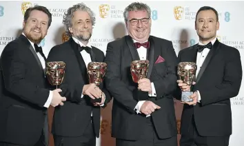  ?? PHOTO AFP ?? Tristan Myles, Paul Lambert, Gerd Nefzer and Brian Connor sont repartis avec le Bafta accordé aux meilleurs effets visuels pour Dune de Denis Villeneuve.