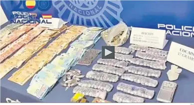  ?? D.C. ?? Dinero, bellotas de hachís y cocaína intervenid­os al detenido en su domicilio.